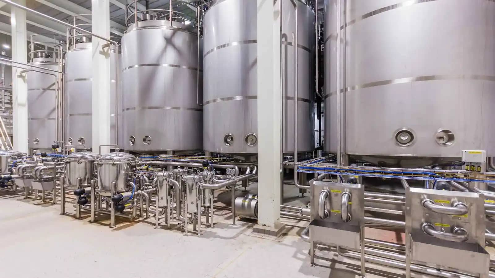 5 ساعات من المعاناة.. وفاة رجل علق في خلاط كيميائي