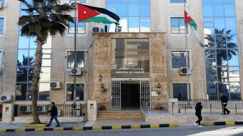 العمل تحذر: 58 يوما فقط لقوننة أوضاع العمالة المخالفة ولا تمديد بعد 30 أيلول