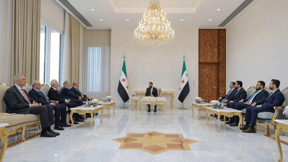 الشرع يلتقي وفدا فلسطينيا برئاسة الشيخ في دمشق