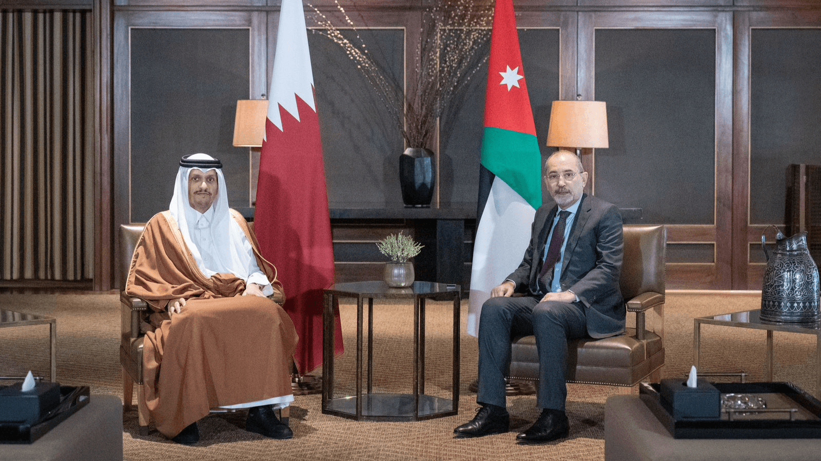 الأردن وقطر يحذّران من التصعيد ودعوة عاجلة للعودة إلى طاولة المفاوضات