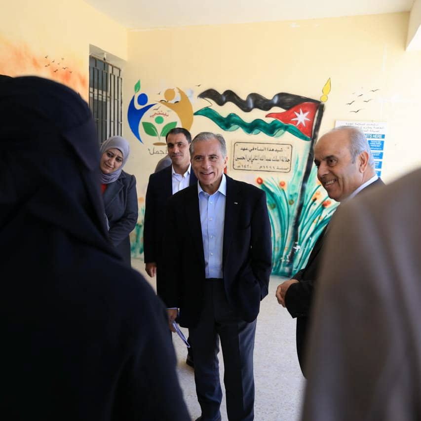 رئيس الوزراء: الأزمات الإقليمية لن تثنينا عن الإنجاز والأردن يمضي بخططه الوطنية بكل إصرار