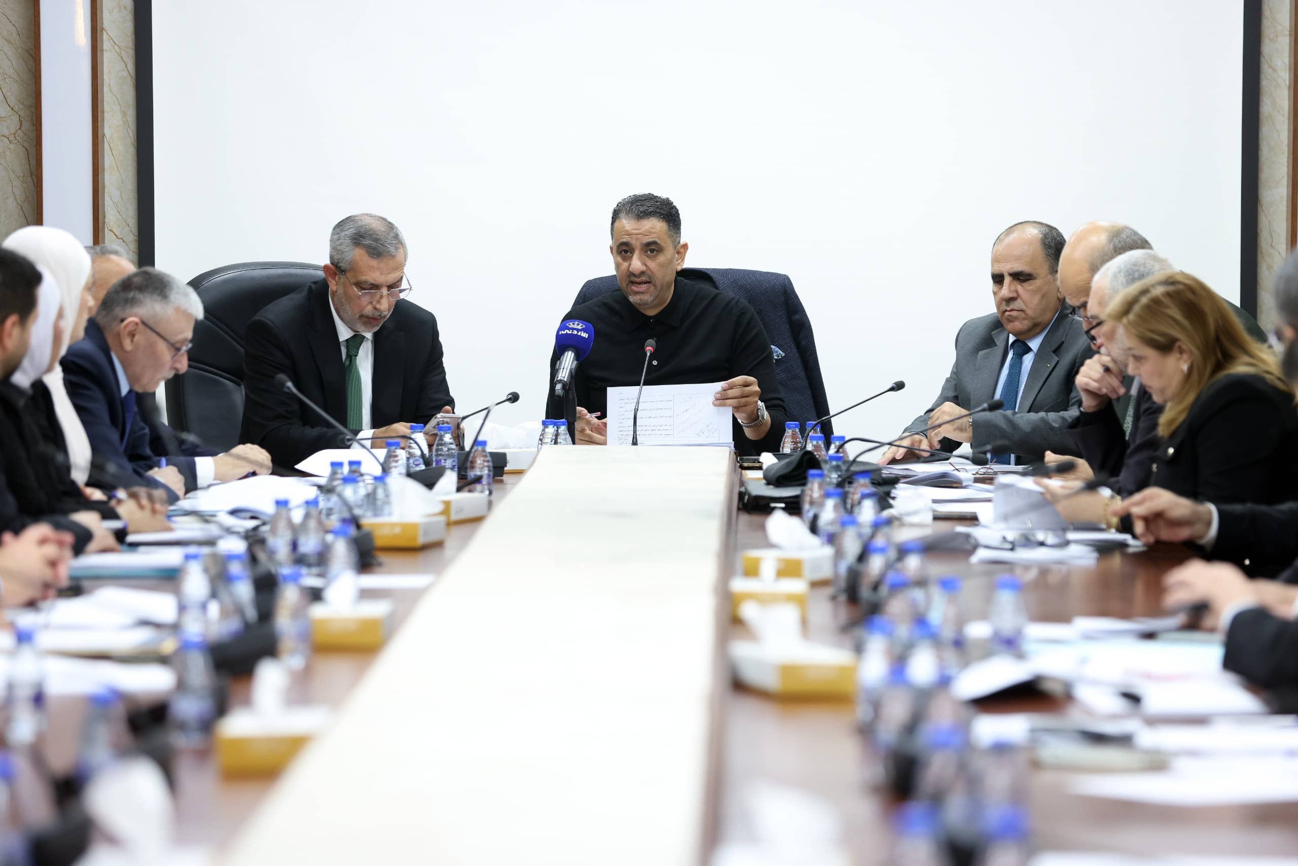 اجتماع نيابي يناقش الضريبة على أطباء القطاع الخاص دون تحميل المواطنين أعباء إضافية