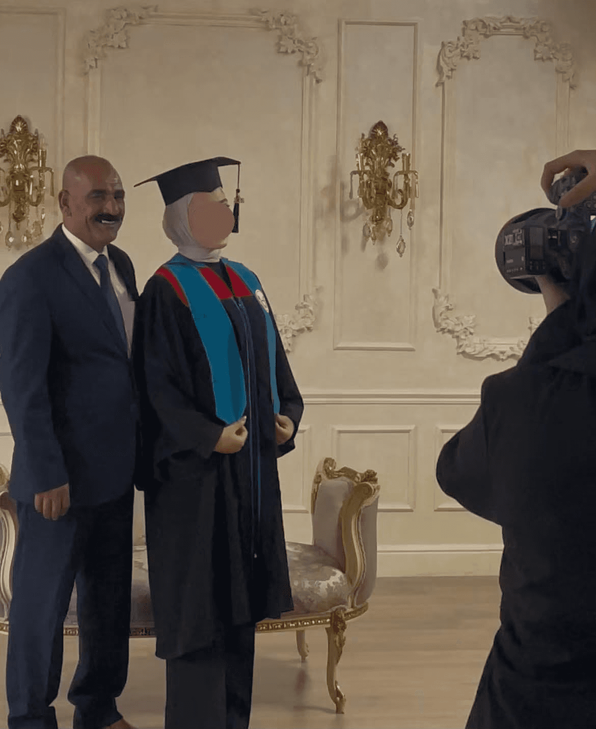 أنوار أبو بيدر تحتفل بتخرجها من جامعة العلوم والتكنولوجيا