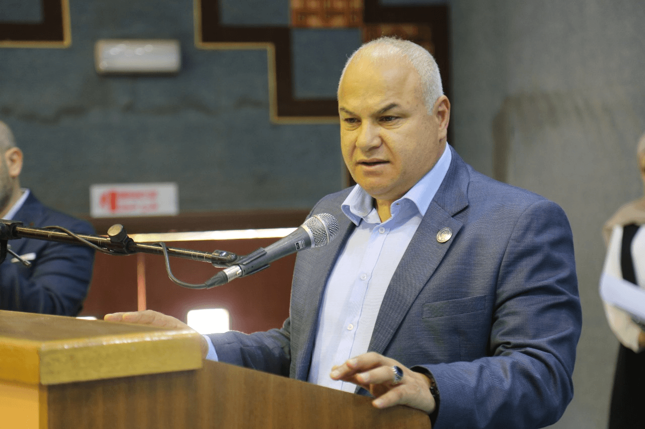 وزير العمل يحمّل الشباب مسؤولية البطالة