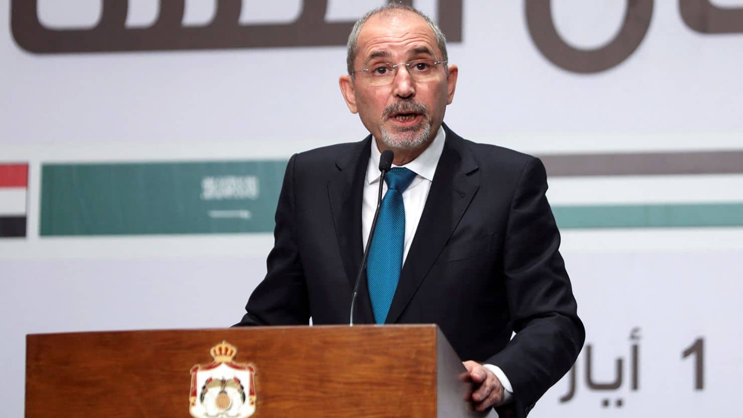 الصفدي يجري اتصالا مع وزير الخارجية الكويتي الجديد ويؤكد عمق العلاقات التاريخية بين البلدين