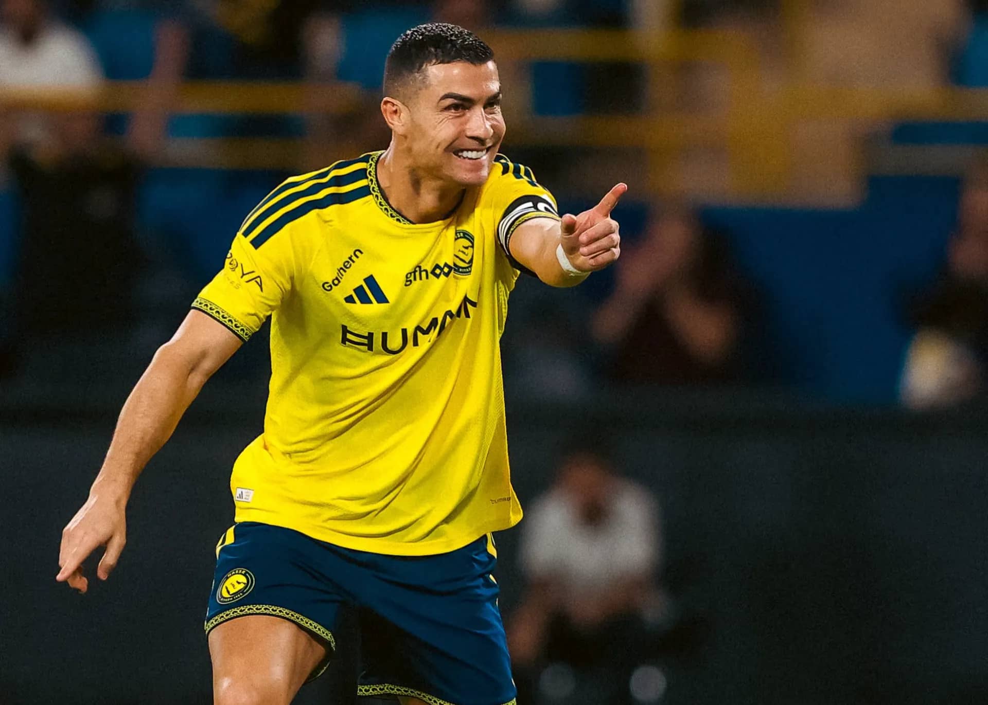 بـ "هاتريك" رونالدو.. النصر يكتسح الخلود في الدوري السعودي