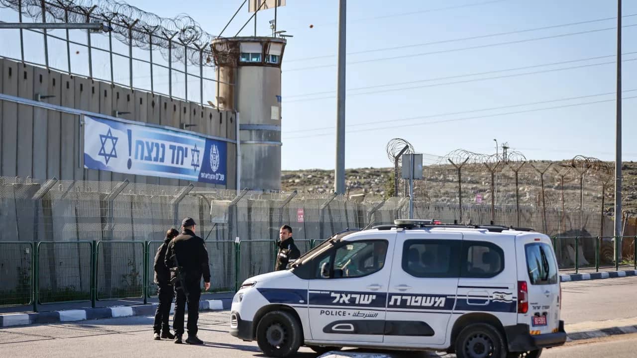 الاحتلال: اعتقال خلية من "أم الفحم" خططت لتنفيذ عمليات إطلاق نار