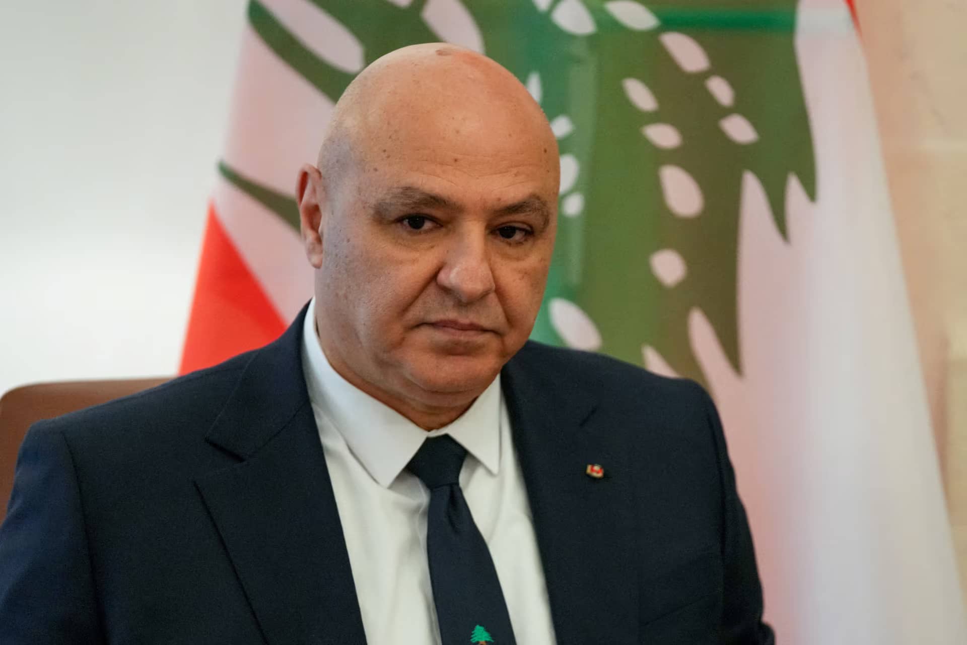 الرئيس اللبناني يتهم حزب الله بالسعي لإسقاط الدولة لخدمة إيران