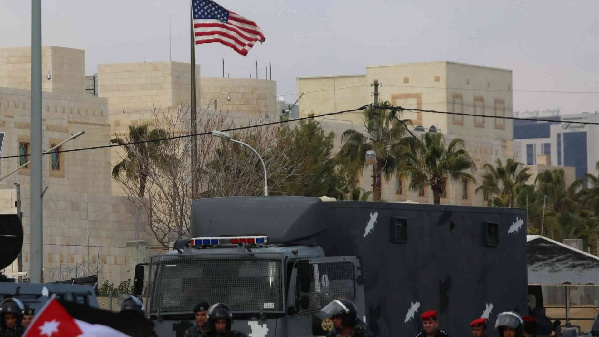 السفارة الأمريكية في عمان تعلن إلغاء كافة مواعيد التأشيرات حتى إشعار آخر