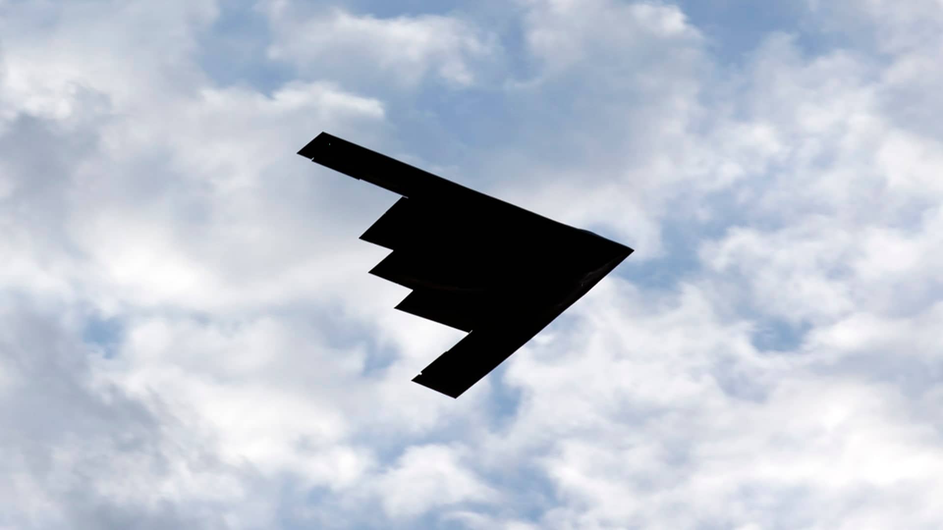 القيادة المركزية الأمريكية: قاذفات B-2 قصفت منشآت صواريخ باليستية إيرانية محصنة