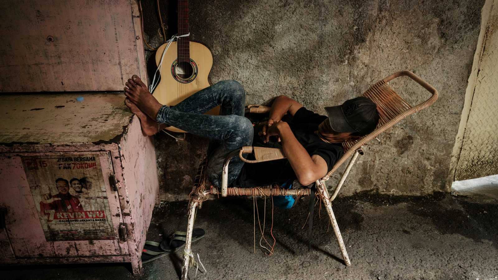 أحدهما يعالج الآخر.. دراسة تربط النوم بطنين الأذن