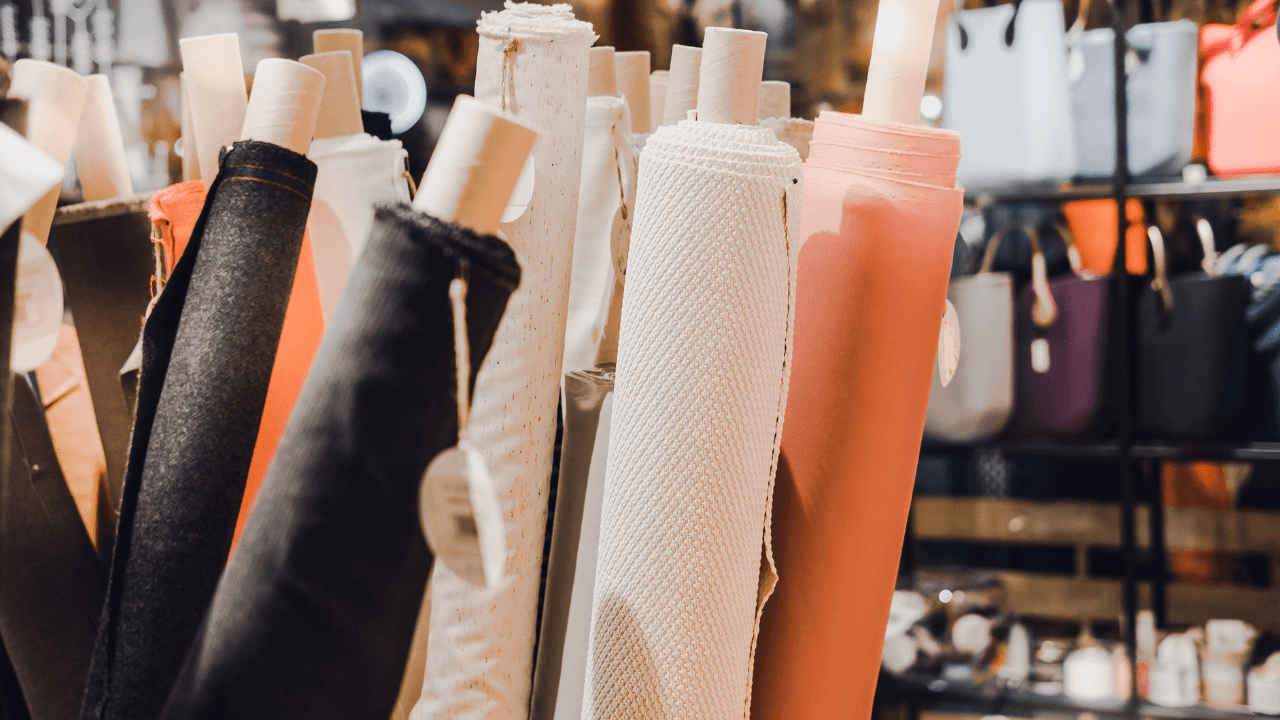 الحكومة تعفي "نوع قماش" من الجمرك والضريبة لهذا السبب