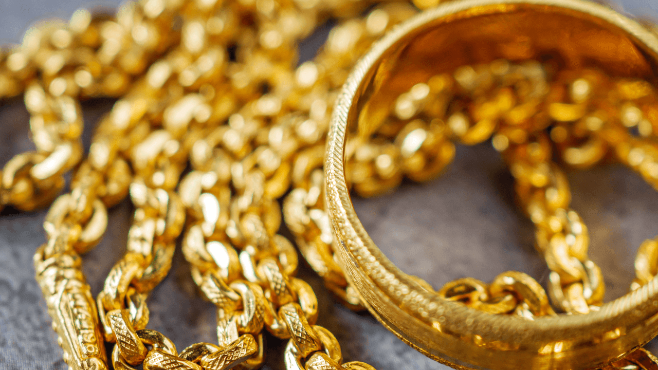 82.60 دينارا سعر غرام الذهب عيار 21 السبت