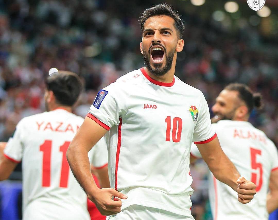 موقع عالمي يبرز دور موسى التعمري الحاسم في مشوار الأردن نحو مونديال 2026