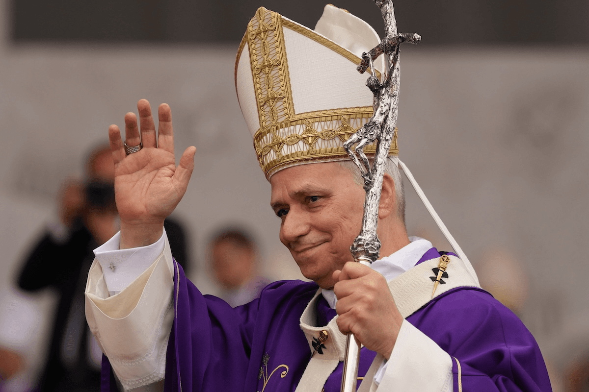 بابا الفاتيكان يندد بقتل المحتجين في إيران وينتقد الحرب