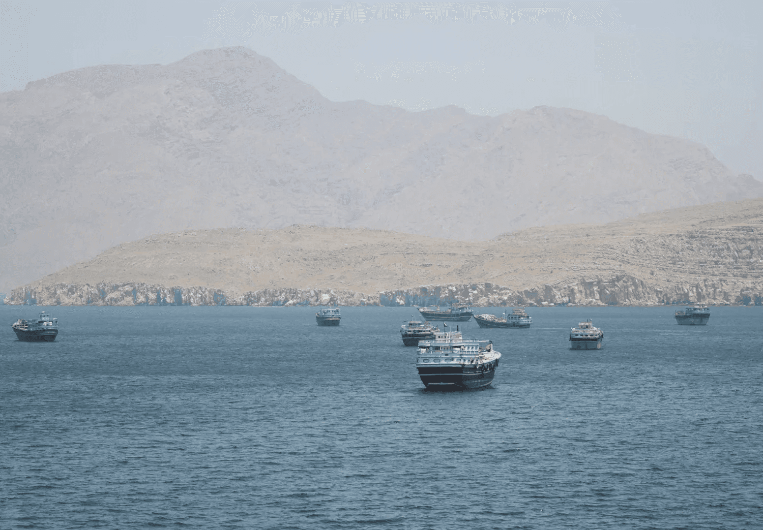 إيران تعلن عبور 26 سفينة مضيق هرمز