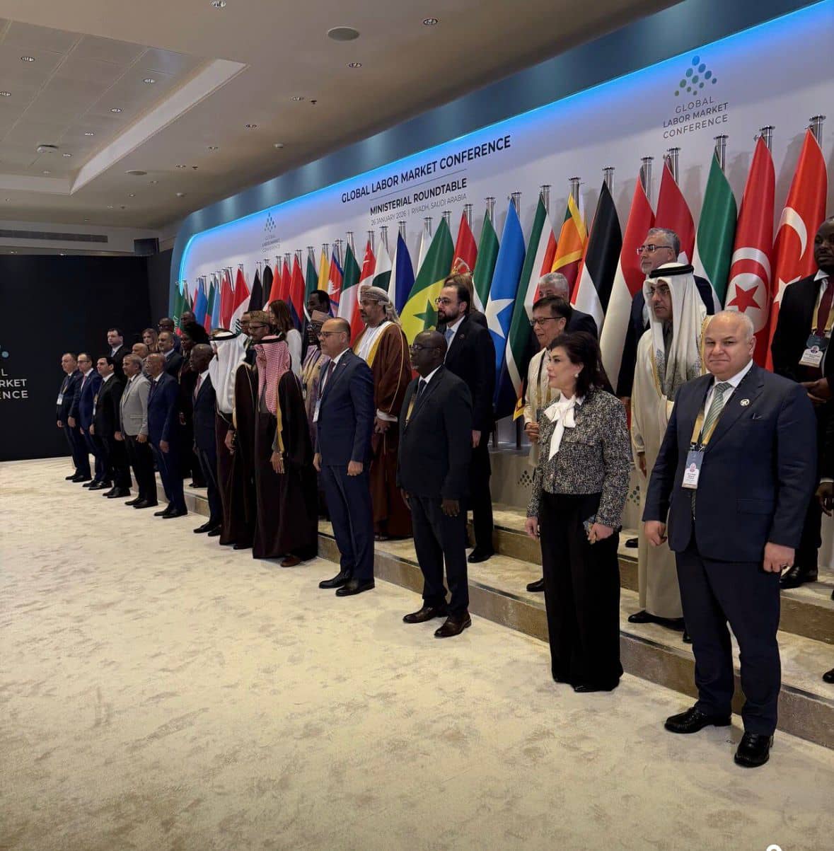 البكار يستعرض في مؤتمر دولي الخطوط العريضة للحكومة لتوفير فرص عمل