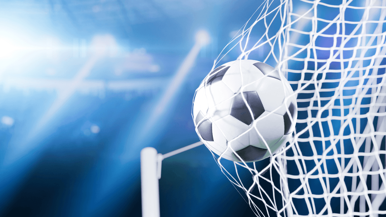 مواجهات نارية الأحد.. من الأقرب لحسم لقب الدوري؟