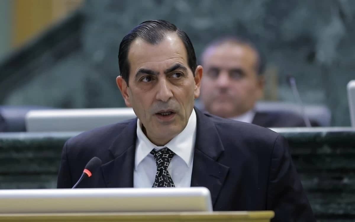 "زميلنا المأفون".. ما معنى كلمة "مأفون" التي استخدمها النائب النسور في الرد على القباعي؟