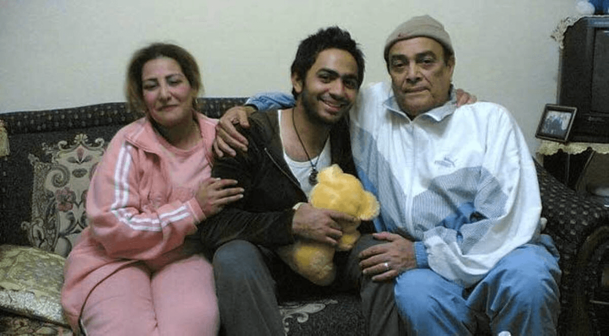 وفاة والد تامر حسني تؤجل حفله في مهرجان جرش