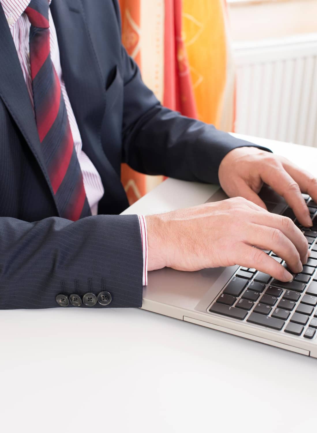 الإمارات: 157 ألف مواطن يعملون في القطاع الخاص بنسبة نمو بلغت 437 % بالمئة