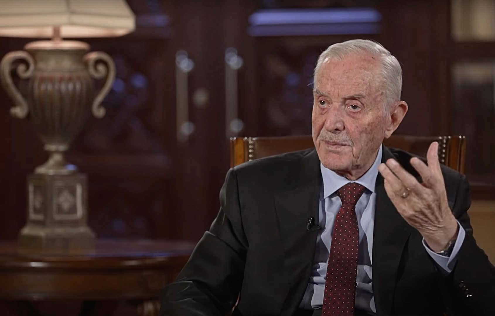 تحديد مواعيد الدفن وعزاء رئيس الوزراء الأسبق أحمد عبيدات في إربد وعمان