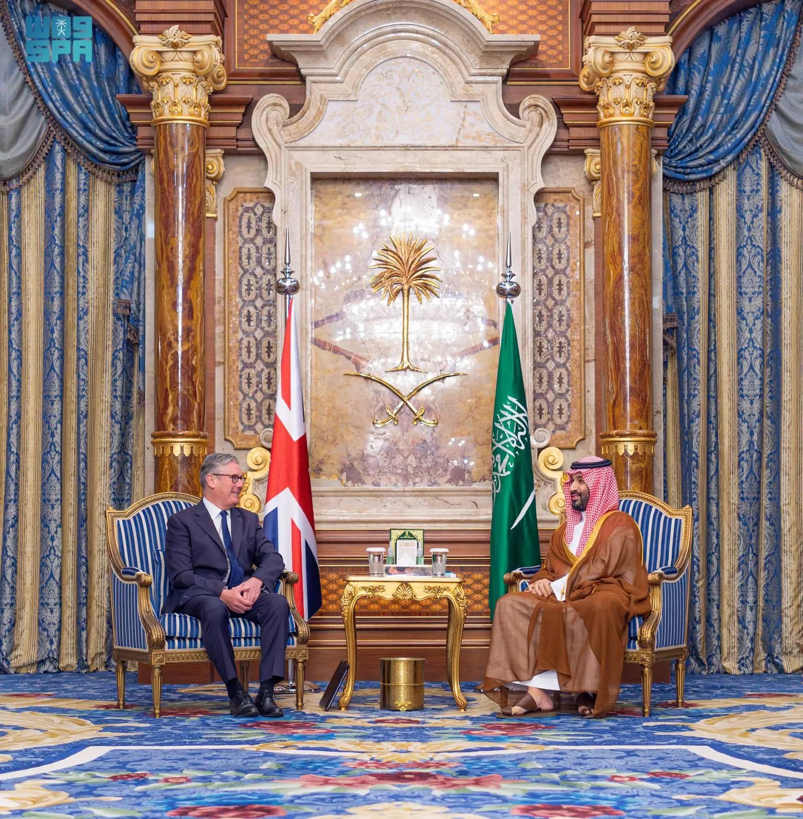 ولي العهد السعودية يلتقي رئيس الوزراء البريطاني