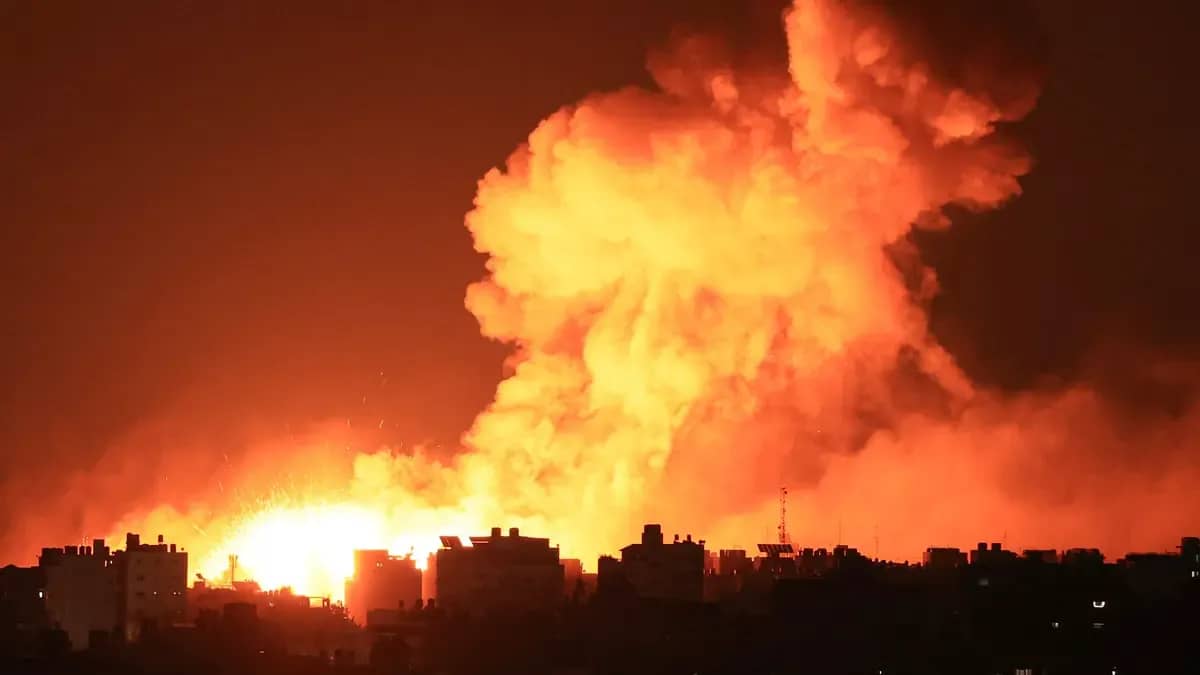مصادر فلسطينية: قصف جوي ومدفعي يستهدف مناطق مختلفة في غزة