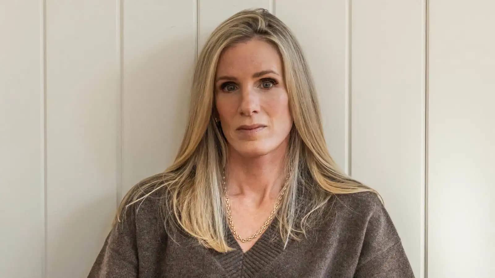 "لم تكن خيانة".. كريستين كابوت تدافع عن نفسها بعد فضيحة حفل "كولدبلاي"