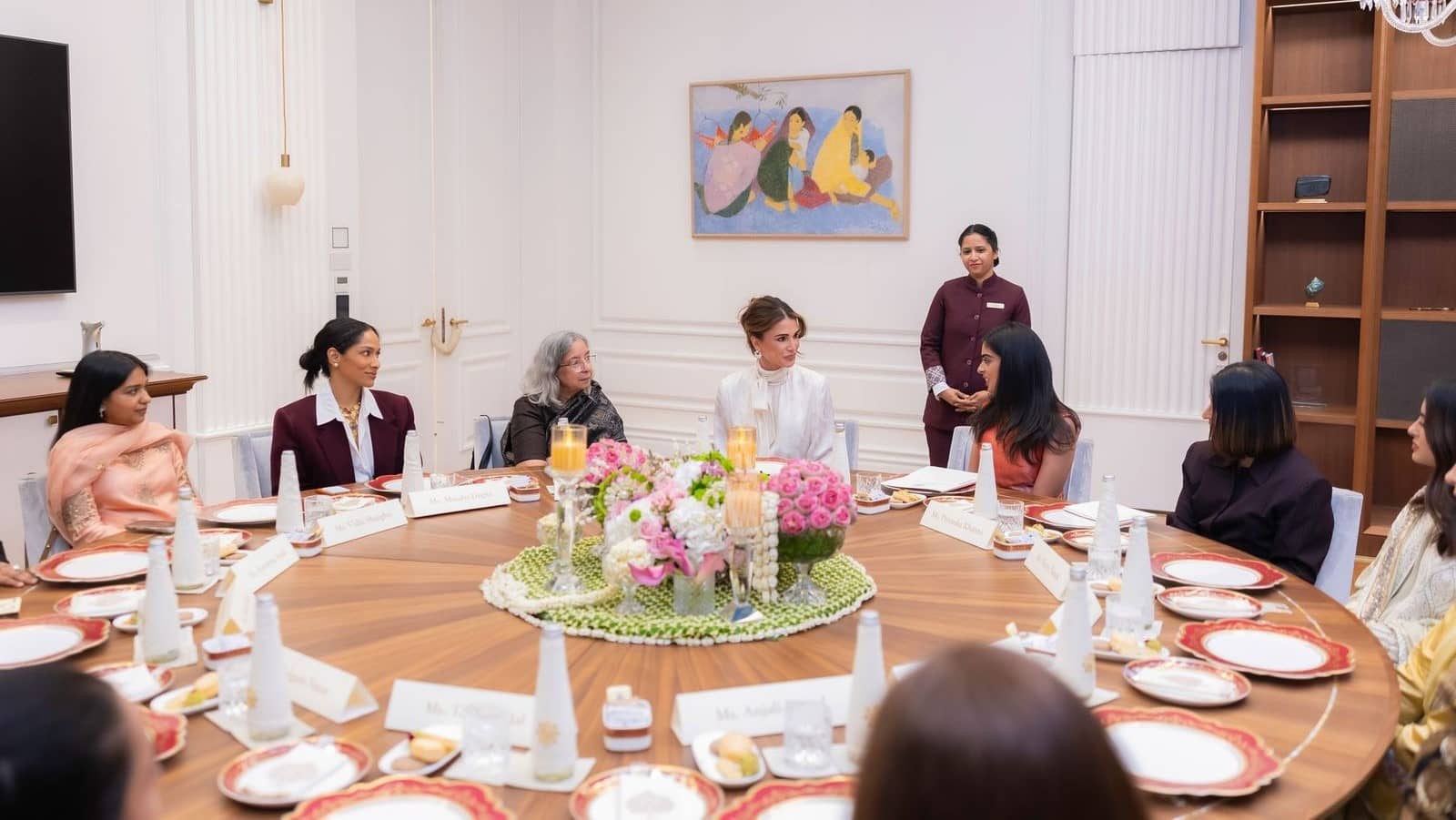 الملكة رانيا العبدالله تلتقي رائدات أعمال في مركز نيتا موكيش أمباني الثقافي