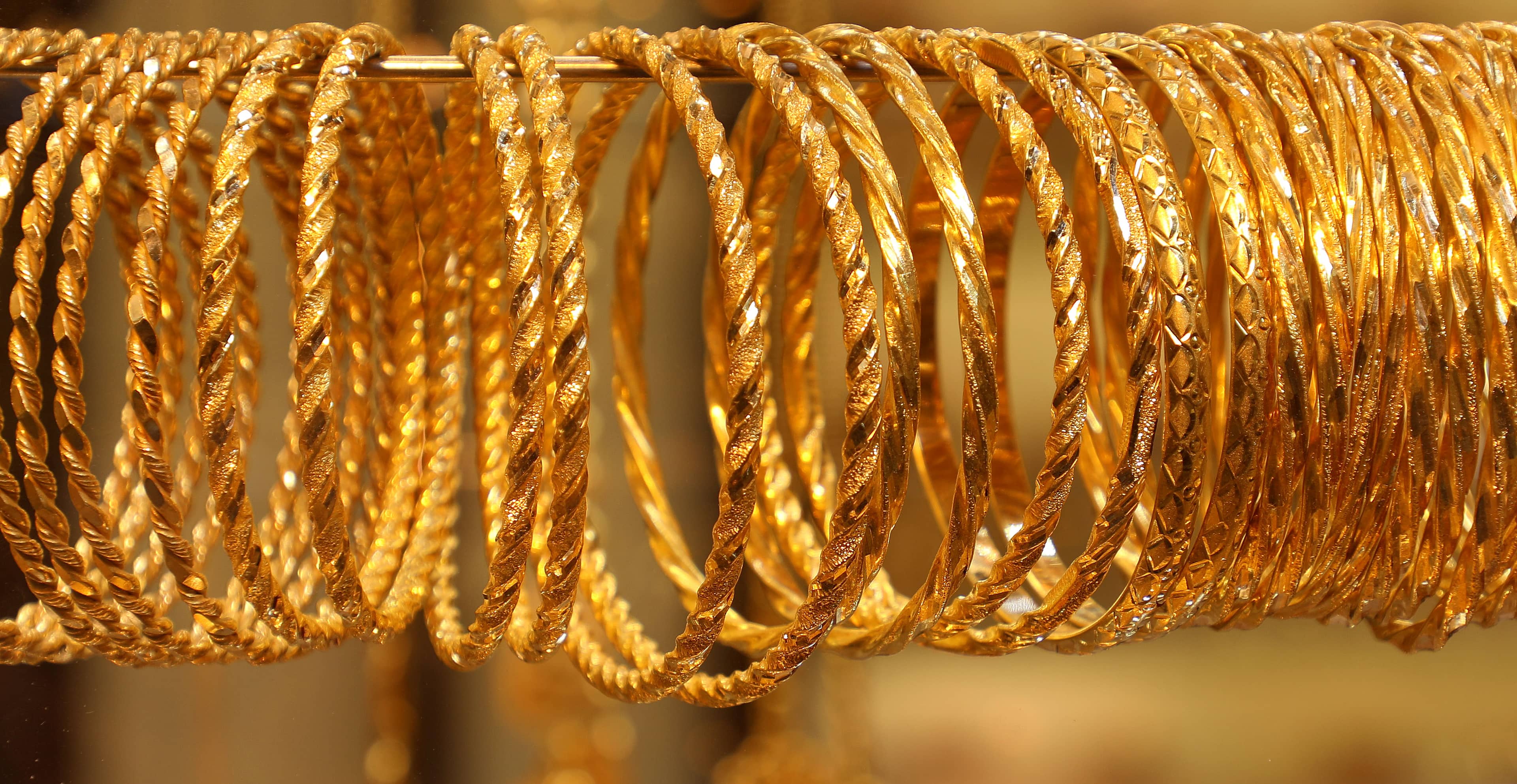 سعر غير مسبوق.. غرام الذهب عيار 21 يصل إلى 101 دينار السبت في الأردن