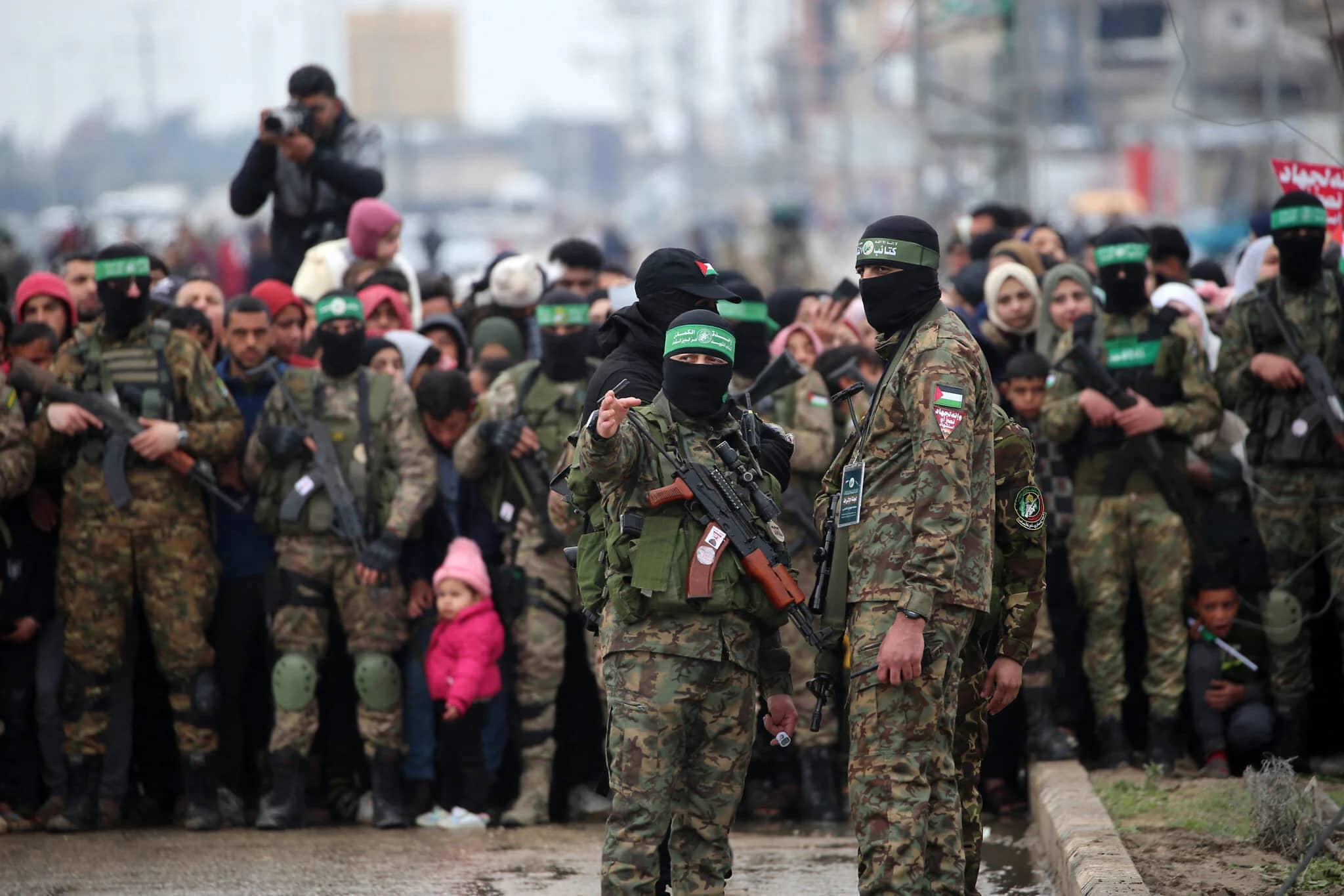 حماس: زوّدنا الوسطاء بالمعلومات اللازمة للعثور على جثة آخر محتجز