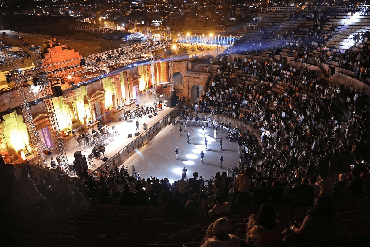 تجاوزاً للغناء والموسيقى.. مهرجان جرش يفتح نوافذ الأدب والنقد