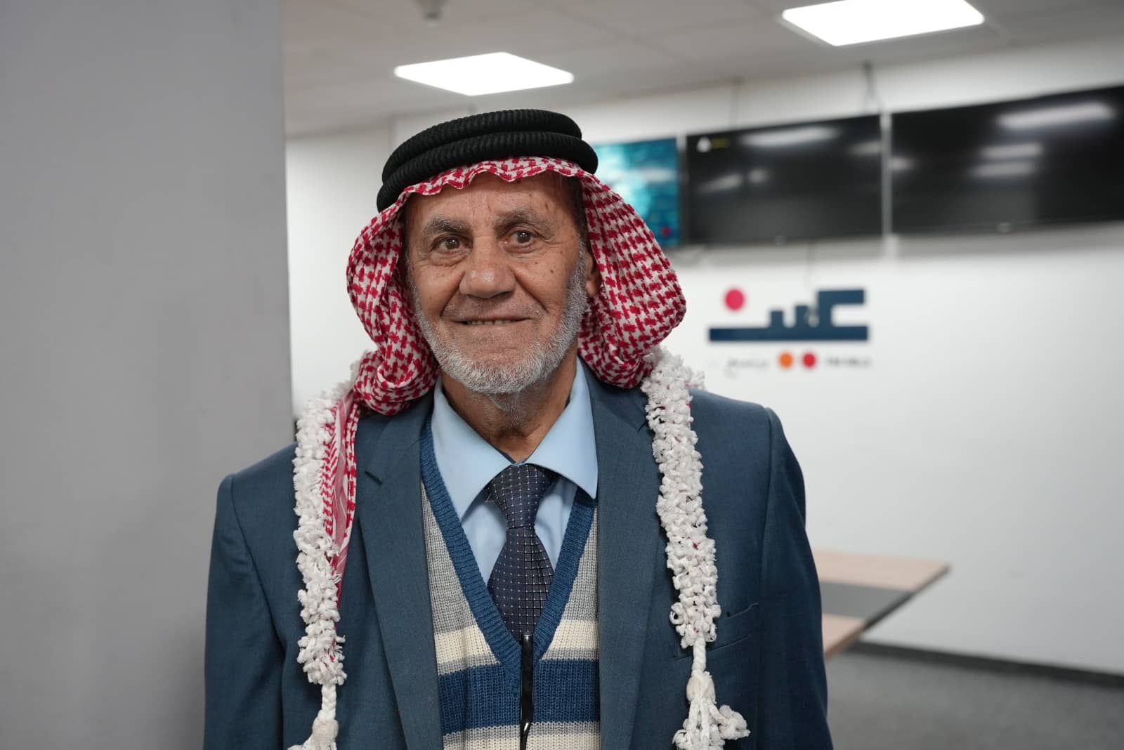 أكبر طالب جامعي في الأردن يروي لـ "عين" رحلته في تحقيق حلم إكمال دراسته