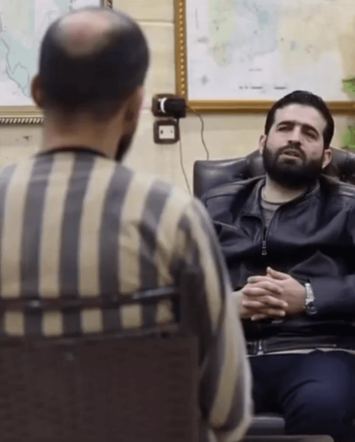 وزير الداخلية السوري يواجه أمجد يوسف مرتكب "مجـــ.زرة التضامن"