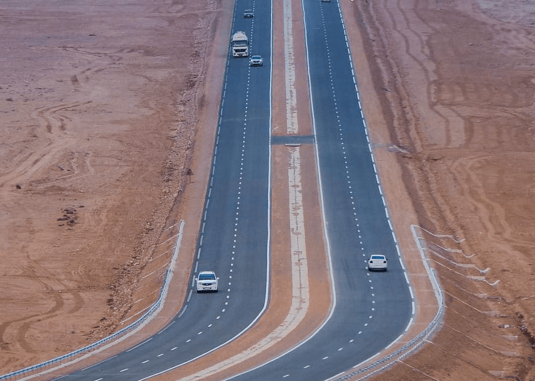 ترمب يشكر ملك المغرب على تسمية أطول طريق في الصحراء المغربية باسمه