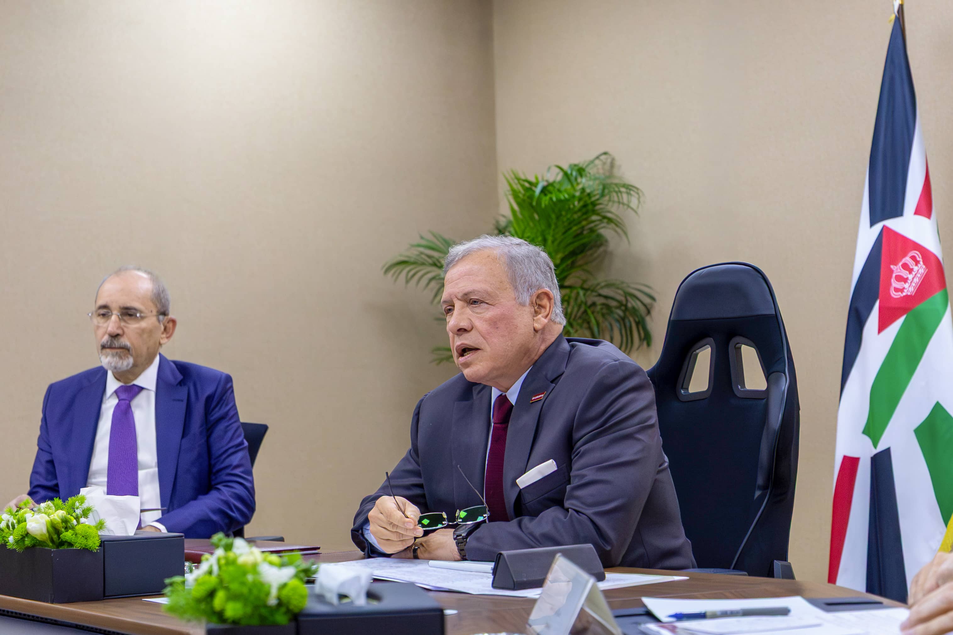 الملك يبحث مع الرئيس الغامبي الاعتداءات الإيرانية على الأردن وعدد من دول المنطقة