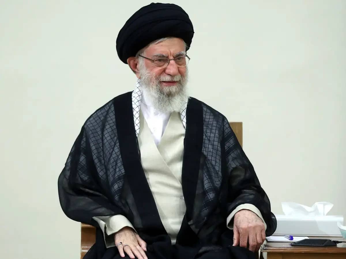 خامنئي يتحدى وماسك يسخر في تصعيد رقمي أمريكي إيراني