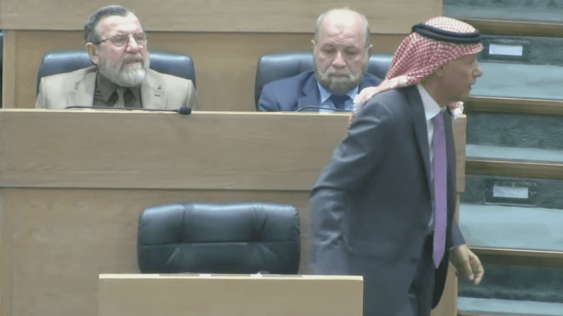 العرموطي ينسحب من الجلسة لهذا السبب