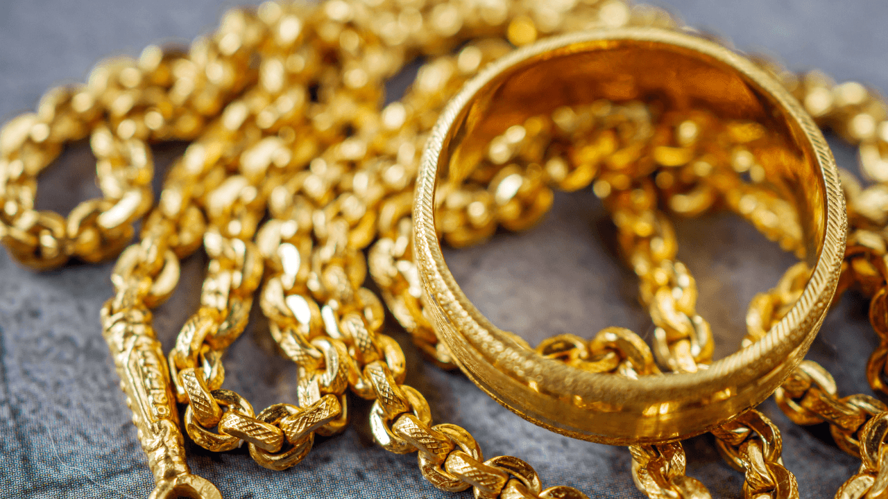 102.90 دينار سعر غرام الذهب عيار 21 في الأردن الاثنين