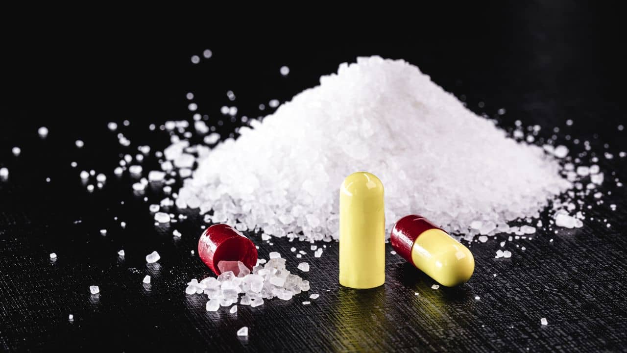 مكافحة المخدرات تتعامل مع 101 قضية كريستال خلال الأسبوع الـ 10 من حملتها