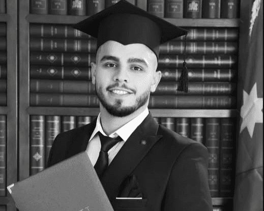 قبل تخرجه بأيام.. جامعة العلوم التطبيقية تنعى طالبها عمر الهندي