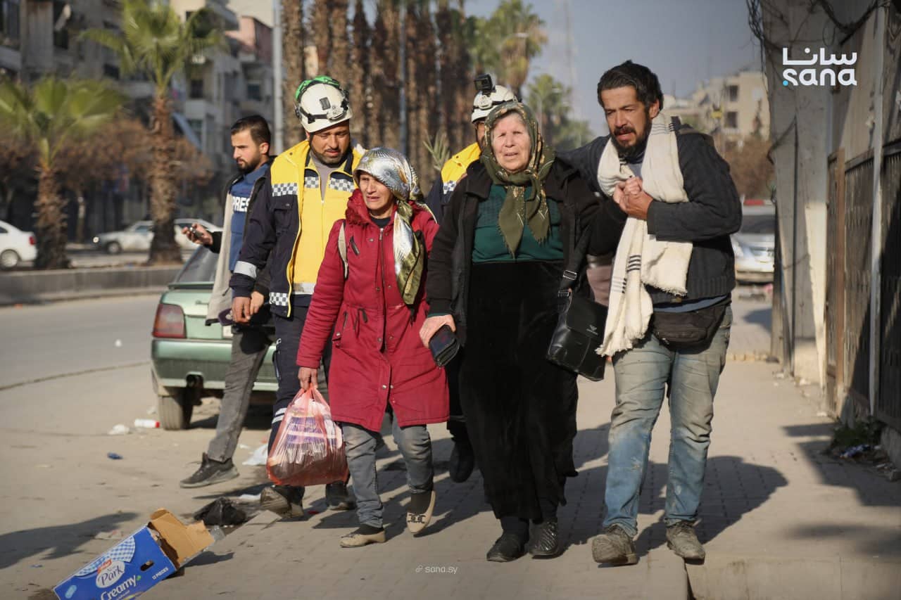 الجيش السوري يستهدف حاجزاً لـ "قسد" في حي الأشرفية بعد إرهاب الأهالي