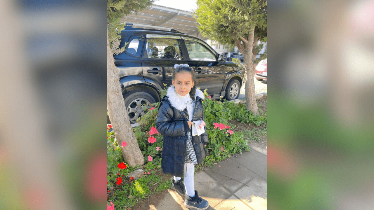 عائلة الطفلة "رها" تعفو عن سائقٍ دعس طفلتهم وتسبب في وفاتها