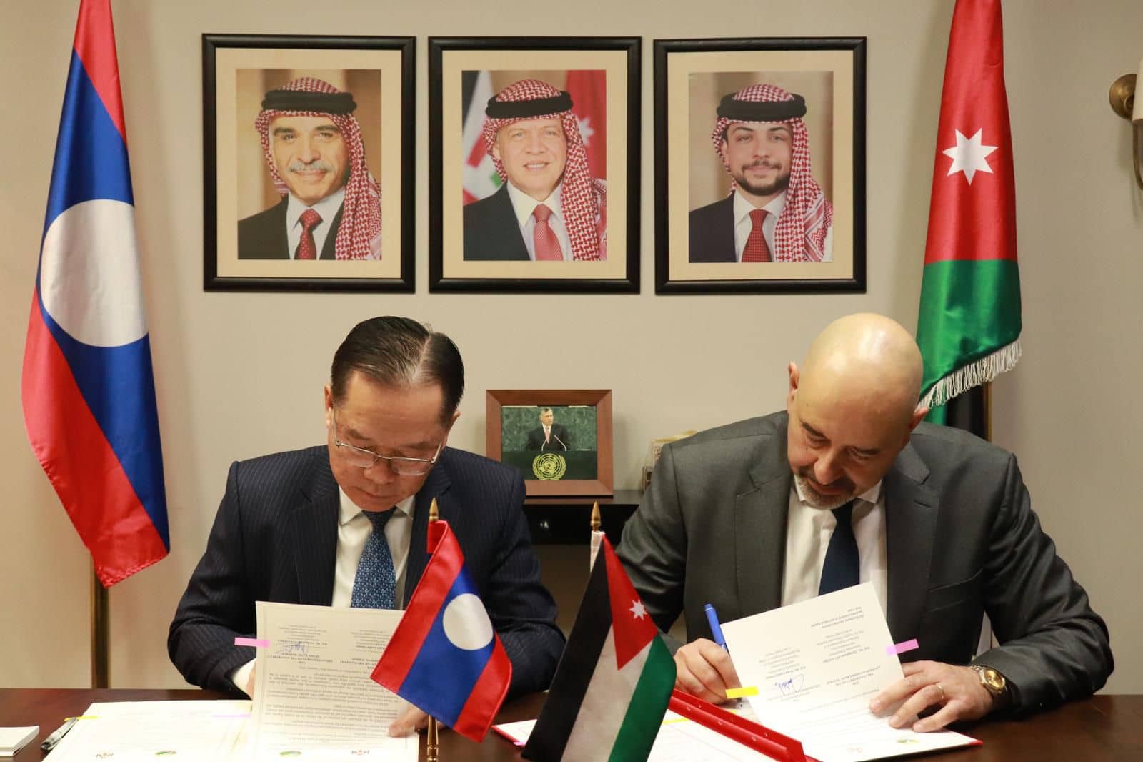 الخارجية: التوقيع على بيان مشترك لإقامة علاقات دبلوماسية بين الأردن وجمهورية لاو الديمقراطية