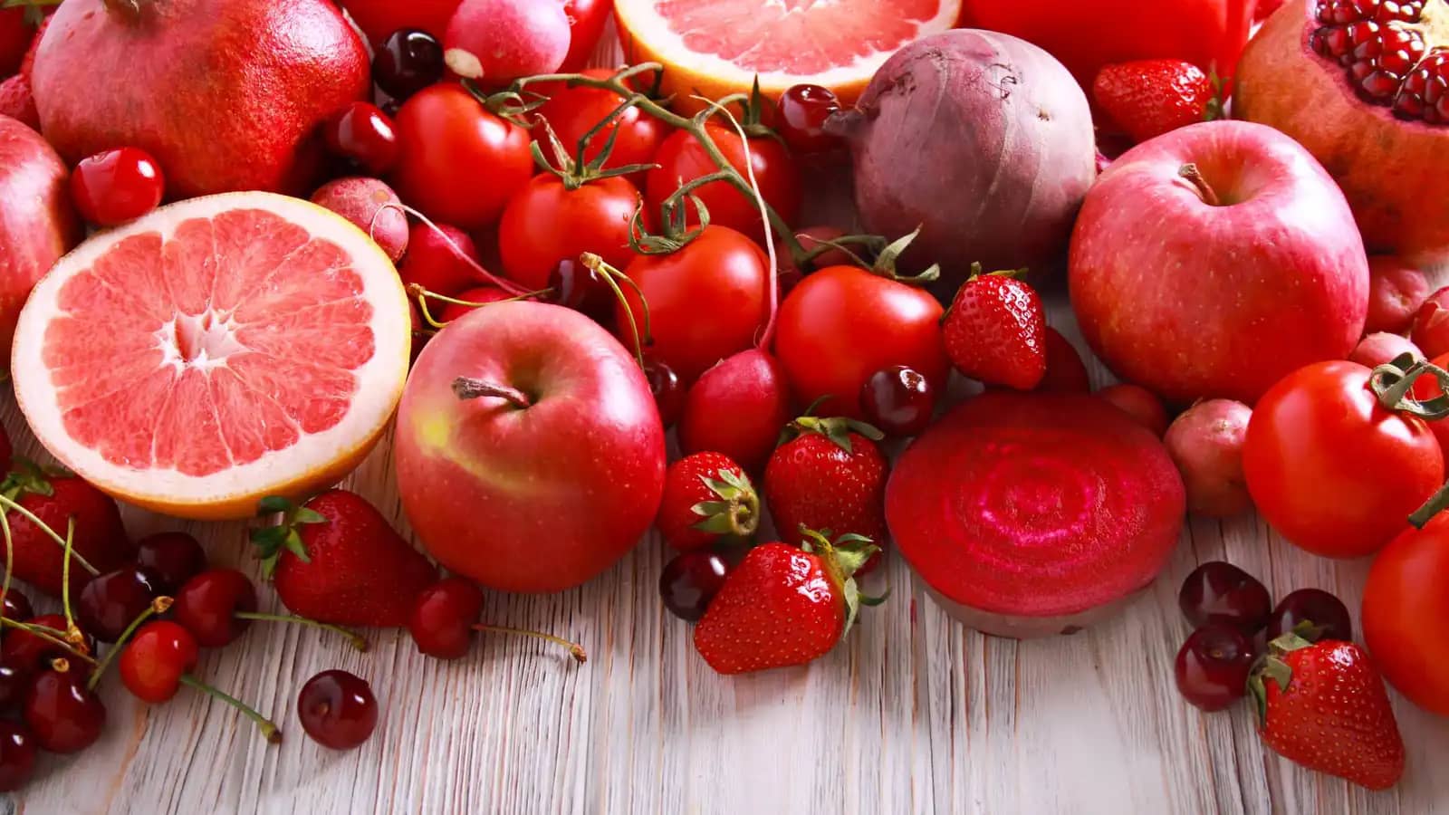 اللون الأحمر في طبقك قد يحميك من بعض أنواع السرطان