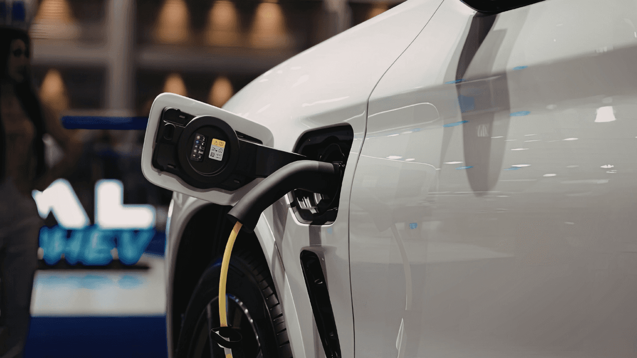 "صاحب مركز فحص": مشكلة المركبات الكهربائية في الأردن تكمن في طريقة استخدامها