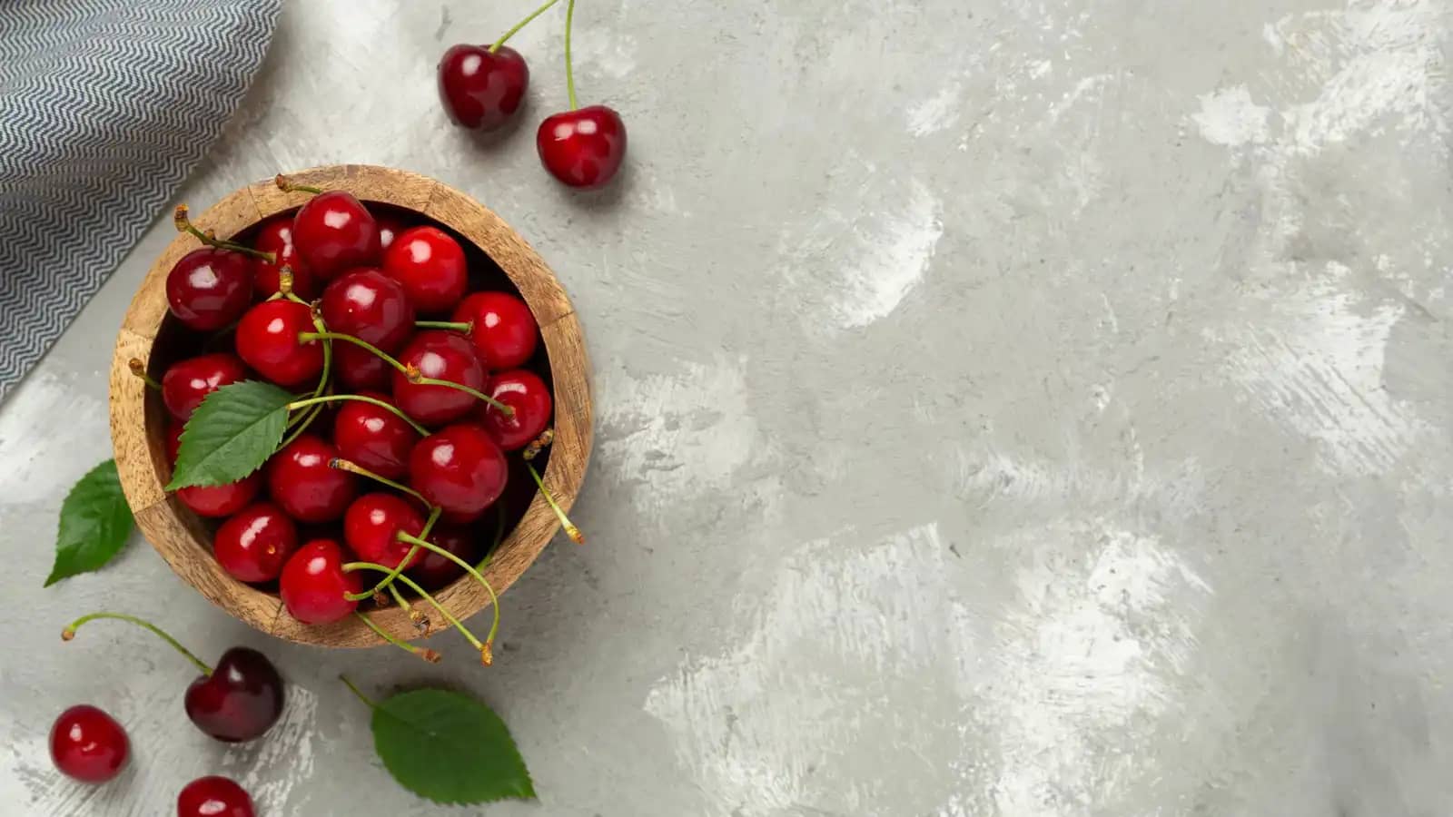 الكرز.. فاكهة غنية بالعناصر الغذائية تُعزز الصحة العامة