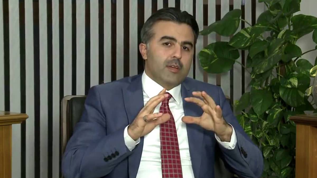 الإعلامي موسى العمر لمحافظ دمشق: الدولة لا تُدار عبر فيسبوك