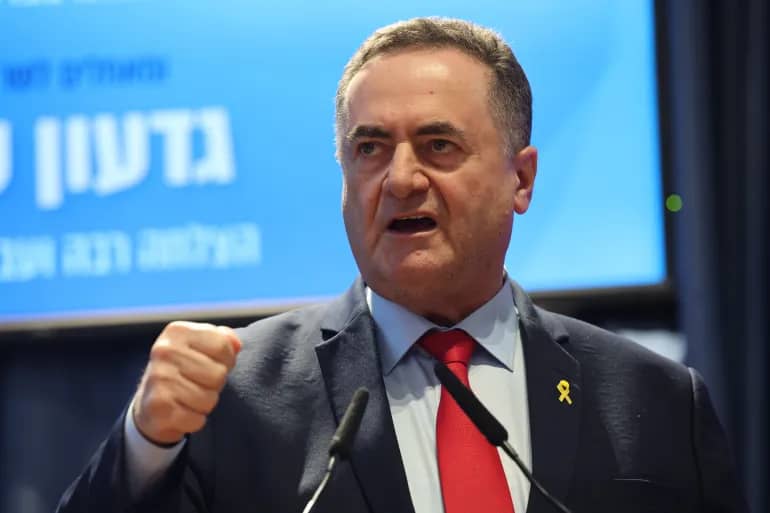 كاتس يهدد  بتوسيع العمليات في جنوب لبنان وإقامة منطقة عازلة